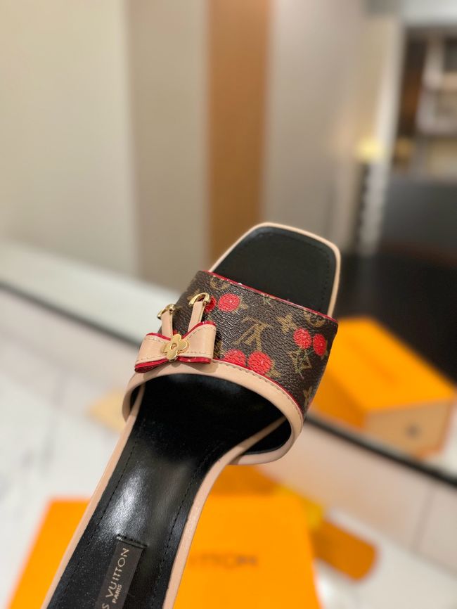 Louis Vuitton Womens slide sandal 69038-2
