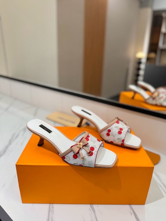 Louis Vuitton Womens slide sandal 69038-3
