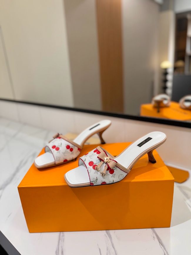 Louis Vuitton Womens slide sandal 69038-3