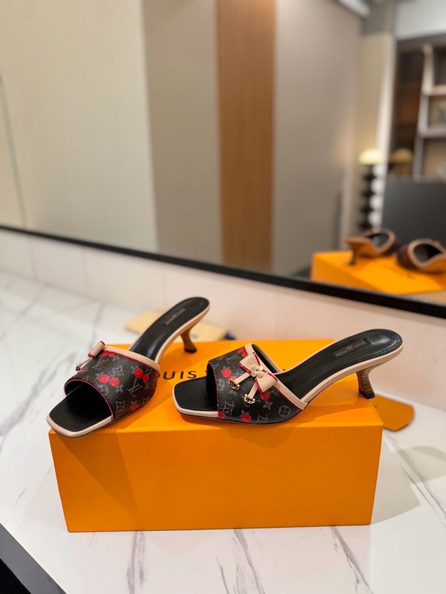 Louis Vuitton Womens slide sandal 69038-4