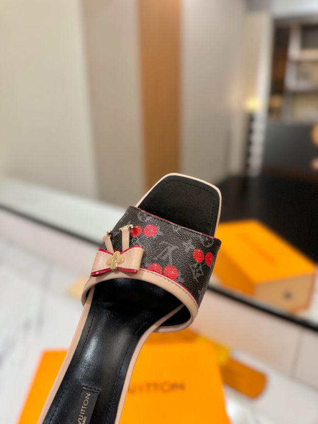 Louis Vuitton Womens slide sandal 69038-4