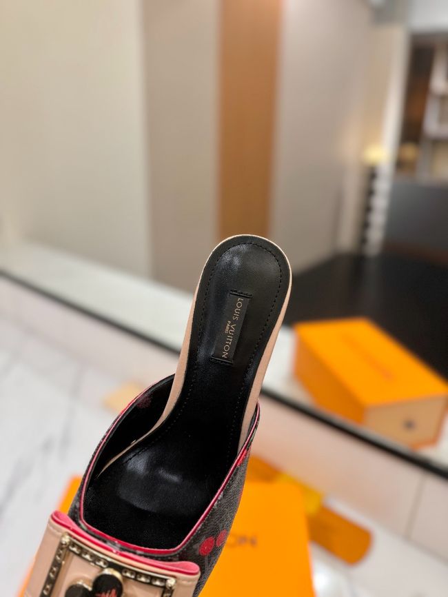 Louis Vuitton Womens slide sandal 69038-6