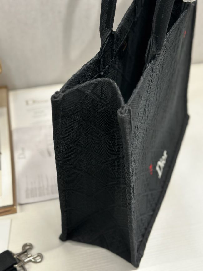 Large Dior Book Tote Book Cover Embroidery TSH295-1 Large Dior Book Tote Book Cover Embroidery TSH295-1