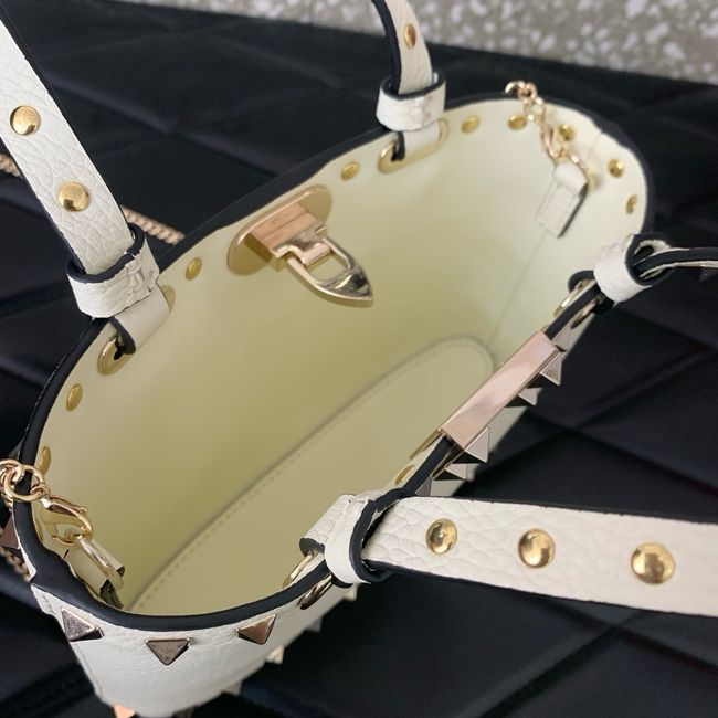 VALENTINO ROCKSTUD mini grained calfskin bag SHI16 Ivory VALENTINO ROCKSTUD mini grained calfskin bag SHI16 Ivory