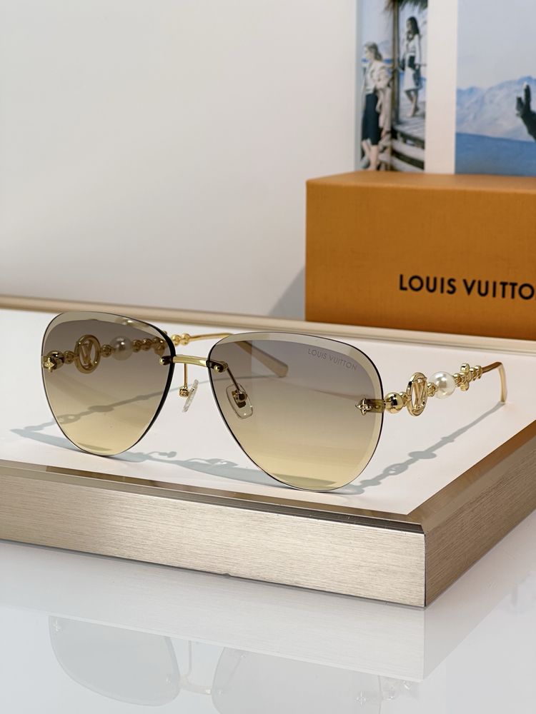 Louis Vuitton Sunglasses LVS00001-3
