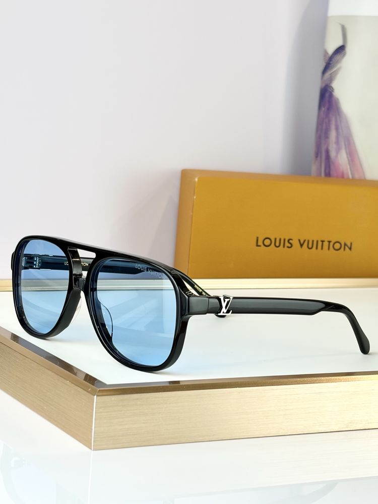 Louis Vuitton Sunglasses LVS00002-4