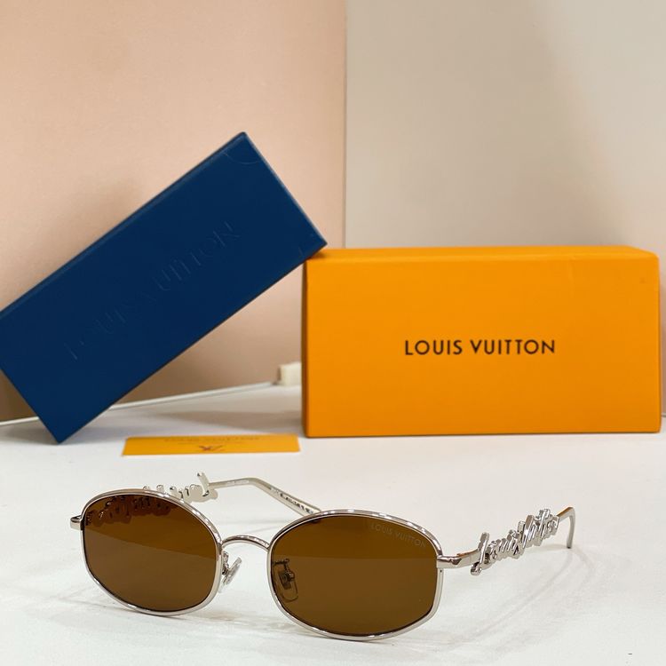 Louis Vuitton Sunglasses LVS00009-4