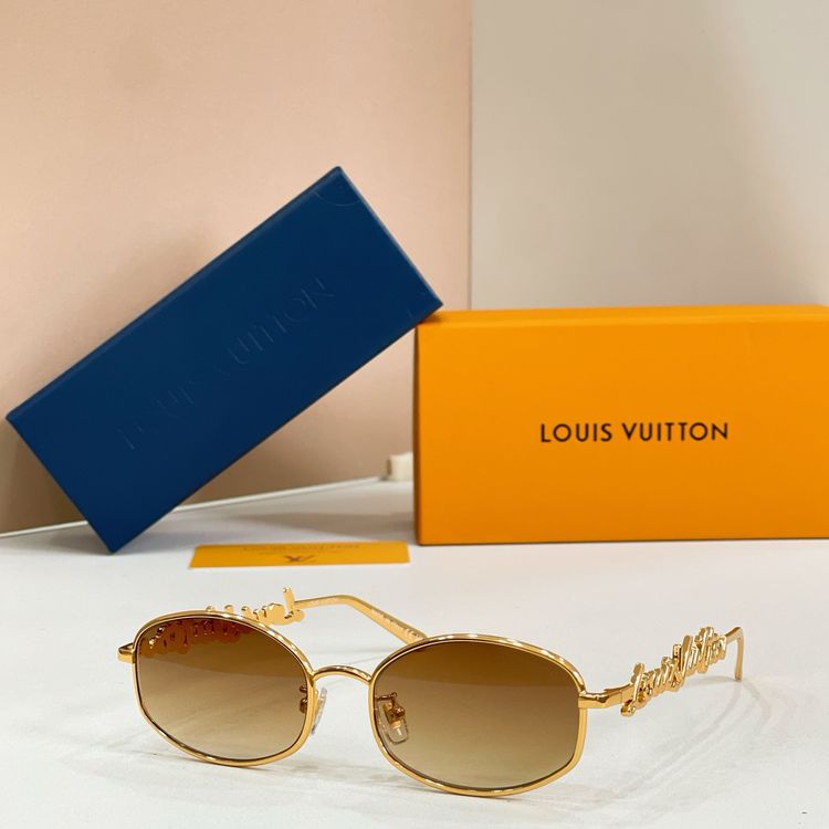 Louis Vuitton Sunglasses LVS00010-4
