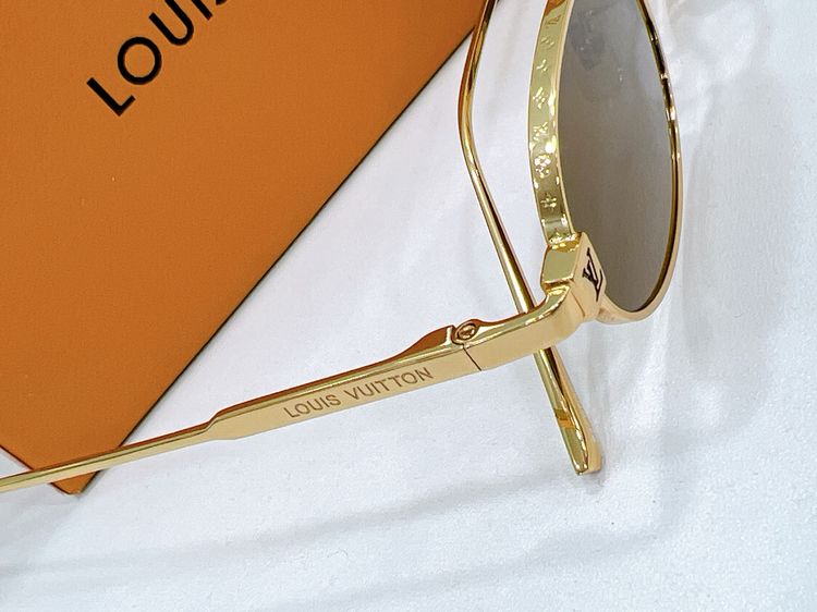 Louis Vuitton Sunglasses LVS00015-2 Louis Vuitton Sunglasses LVS00015-2