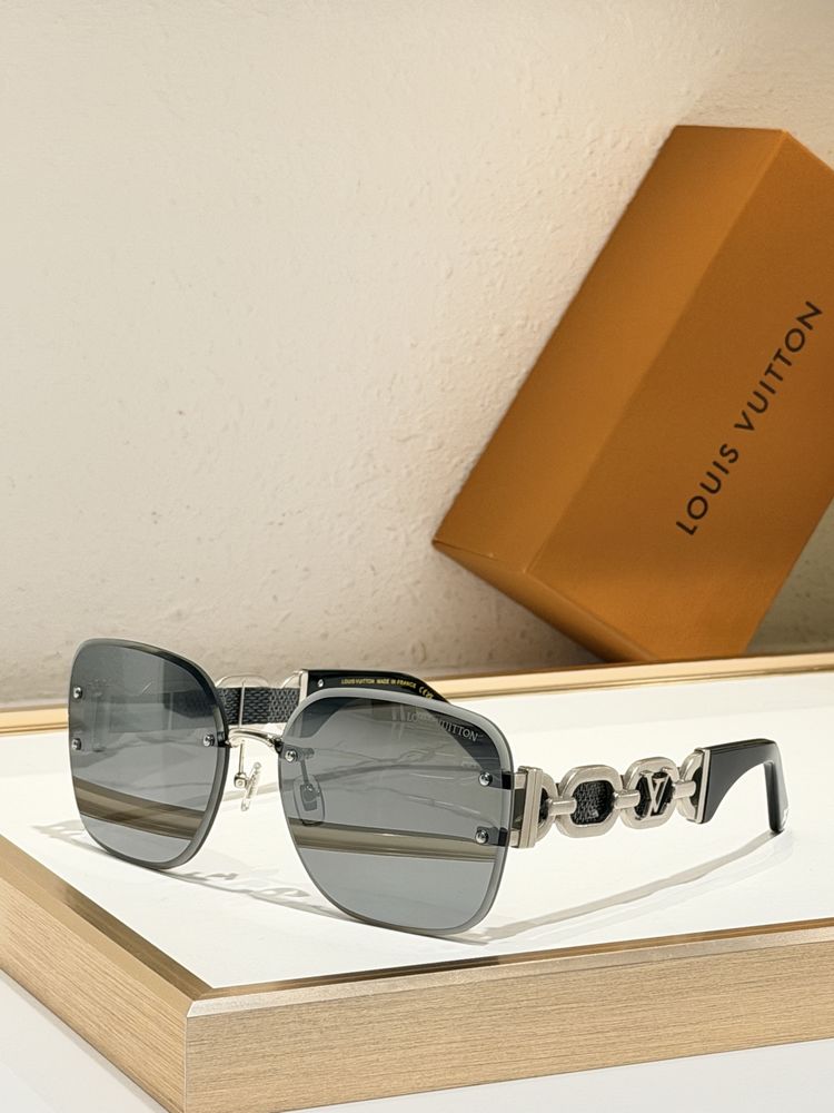 Louis Vuitton Sunglasses LVS00019-3