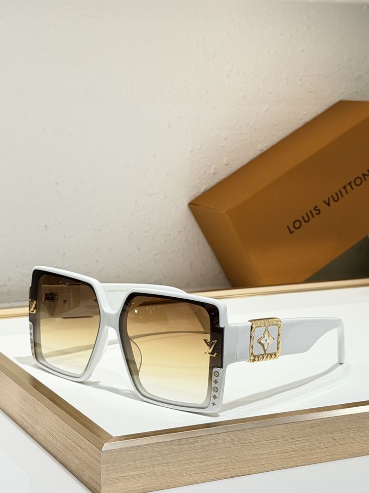 Louis Vuitton Sunglasses LVS00020-3