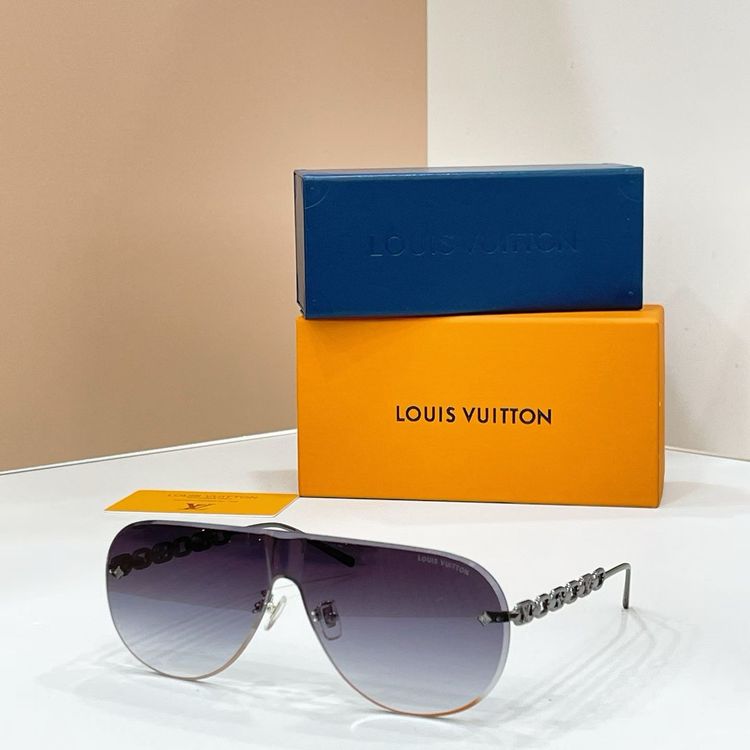 Louis Vuitton Sunglasses LVS00024-4