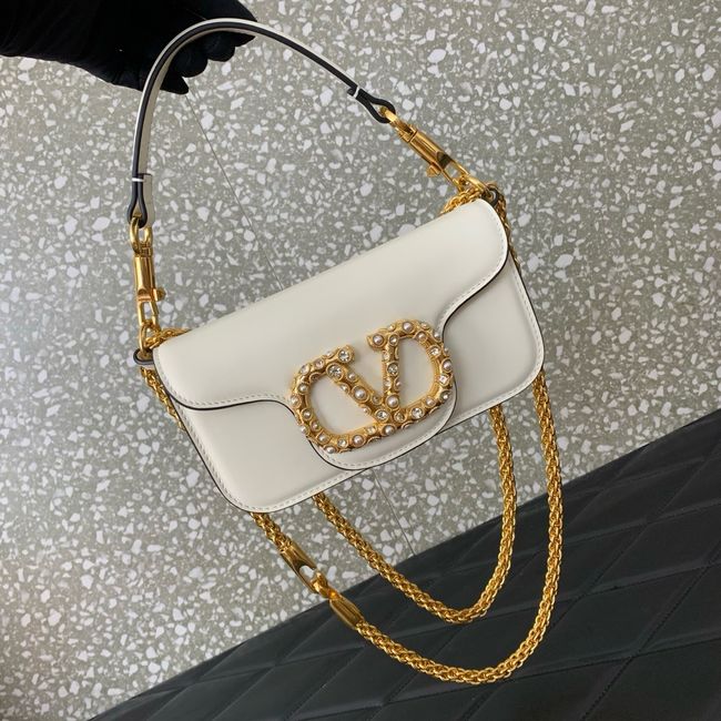VALENTINO LOCO VLOGO SIGNATURE Small Leather bag WB0K53 ivory VALENTINO LOCO VLOGO SIGNATURE Small Leather bag WB0K53 ivory