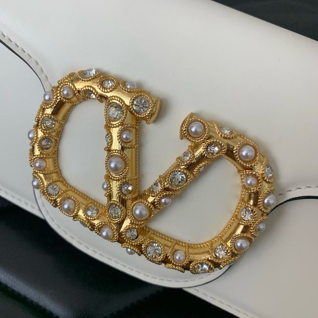 VALENTINO LOCO VLOGO SIGNATURE Small Leather bag WB0K53 ivory VALENTINO LOCO VLOGO SIGNATURE Small Leather bag WB0K53 ivory