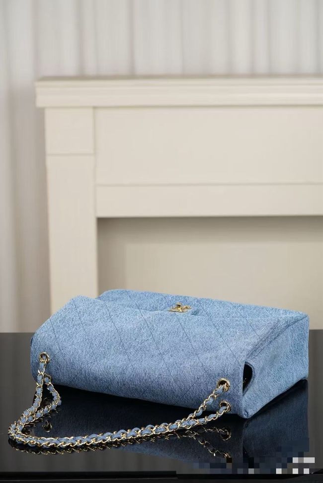 Chanel Maxi Flapbag Denim AS5640 Blue Chanel Maxi Flapbag Denim AS5640 Blue