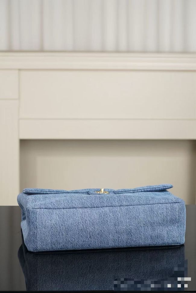 Chanel Maxi Flapbag Denim AS5640 Blue Chanel Maxi Flapbag Denim AS5640 Blue
