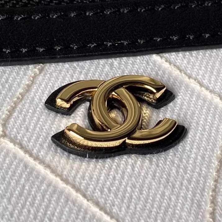 Chanel 26C Coco Beach Mini Vanity Bag AP5164 Black Chanel 26C Coco Beach Mini Vanity Bag AP5164 Black