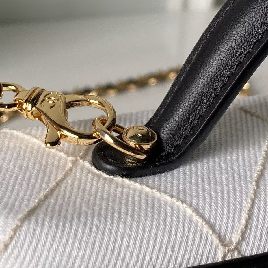 Chanel 26C Coco Beach Mini Vanity Bag AP5164 Black Chanel 26C Coco Beach Mini Vanity Bag AP5164 Black
