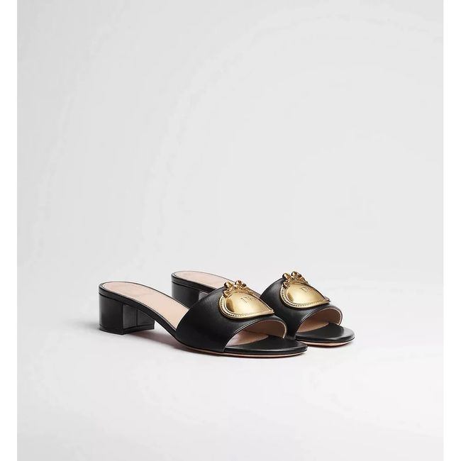 Dior slides 65059-1