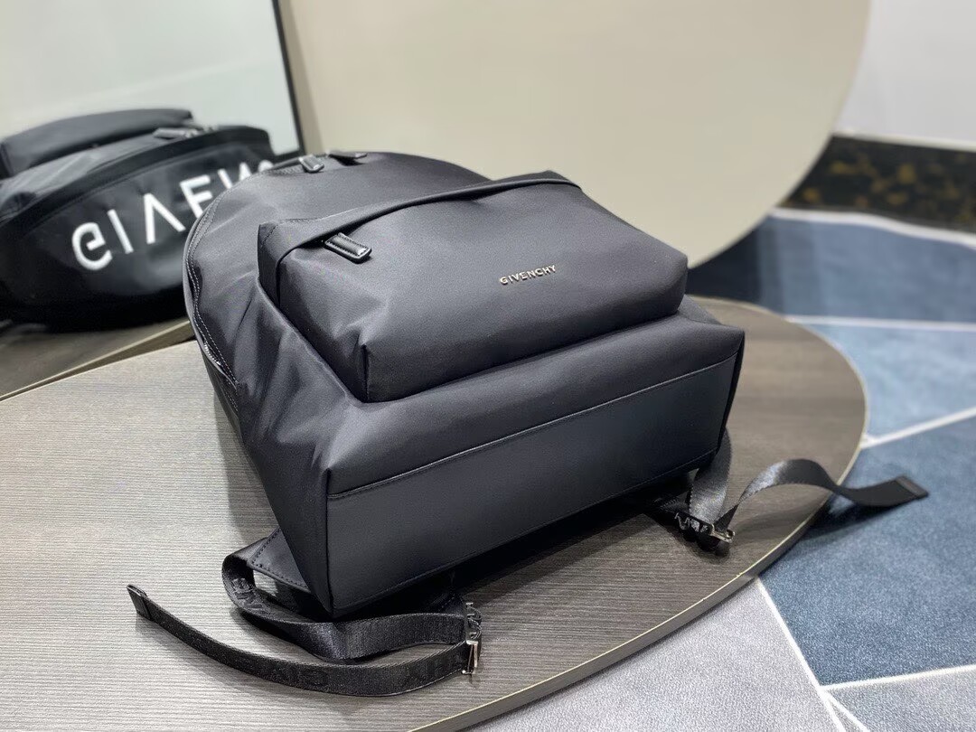 Givenchy Backpack G53012 Black&White Logo Givenchy Backpack G53012 Black&White Logo