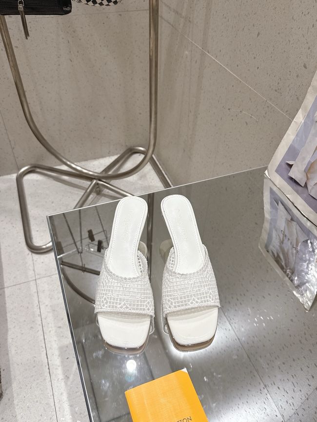 Louis Vuitton 6 AM Mule 1AK219-7