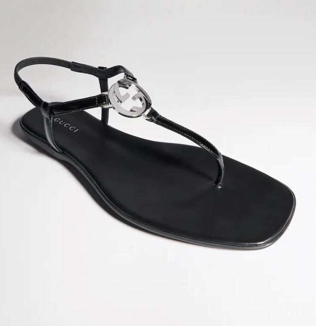 Gucci Womens thong sandal 874699-5