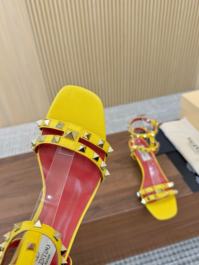 Valentino ROCKSTUD lambskin 65075-4