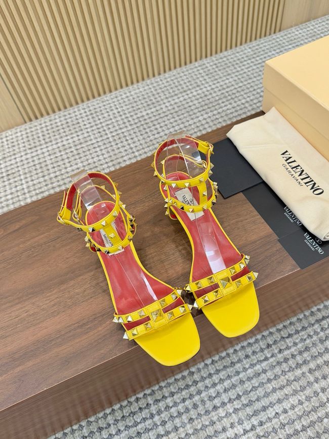 Valentino ROCKSTUD lambskin 65075-4