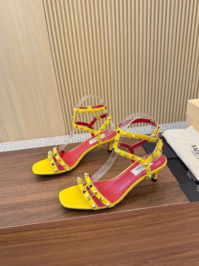 Valentino ROCKSTUD lambskin 65075-4