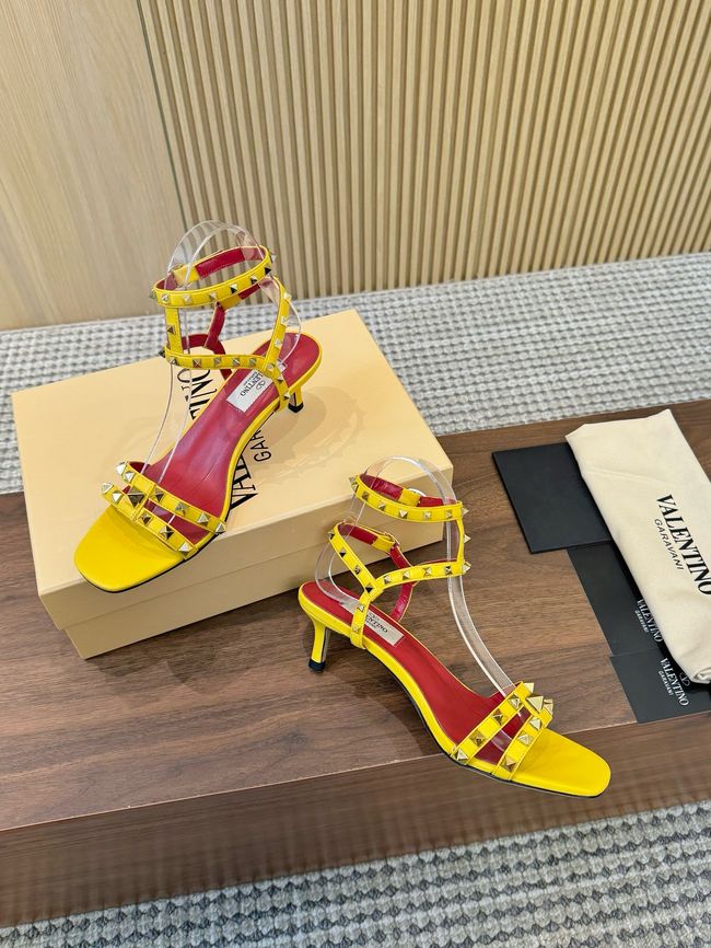 Valentino ROCKSTUD lambskin 65075-4