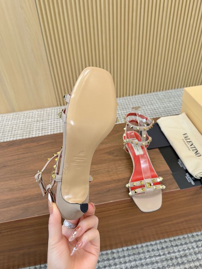 Valentino ROCKSTUD lambskin 65075-5