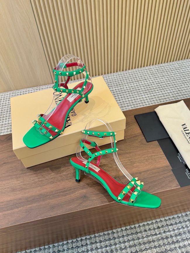 Valentino ROCKSTUD lambskin 65075-6
