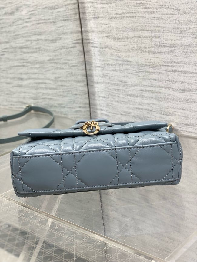 My Dior Mini Bag Cannage patent leather S0985PU blue&Golden chain My Dior Mini Bag Cannage patent leather S0985PU blue&Golden chain