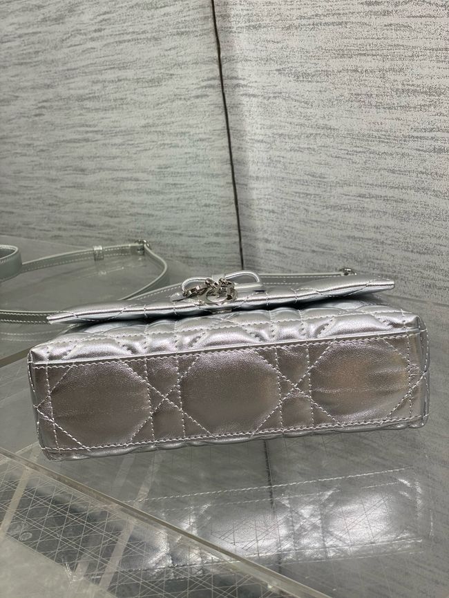 My Dior Mini Bag Cannage patent leather S0985PU silver&silver chain My Dior Mini Bag Cannage patent leather S0985PU silver&silver chain