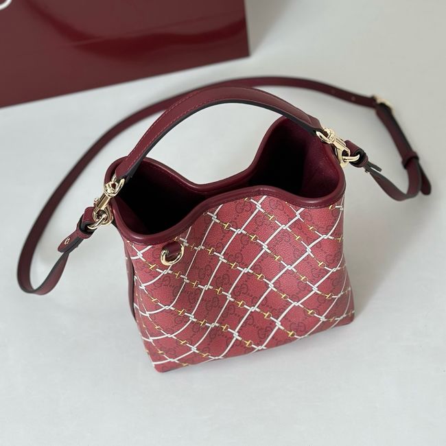 Gucci GG Emblem small bucket bag fabric 815118 red