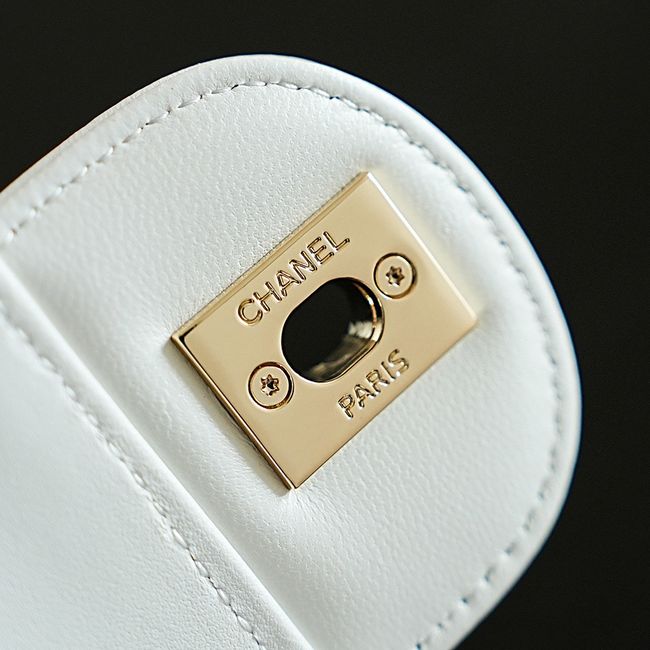 CHANEL Small Flapbag Braided Straw AS6017 white CHANEL Small Flapbag Braided Straw AS6017 white
