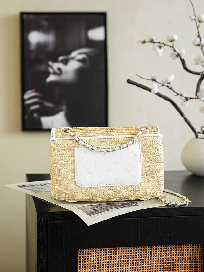 CHANEL Small Flapbag Braided Straw AS6017 white CHANEL Small Flapbag Braided Straw AS6017 white