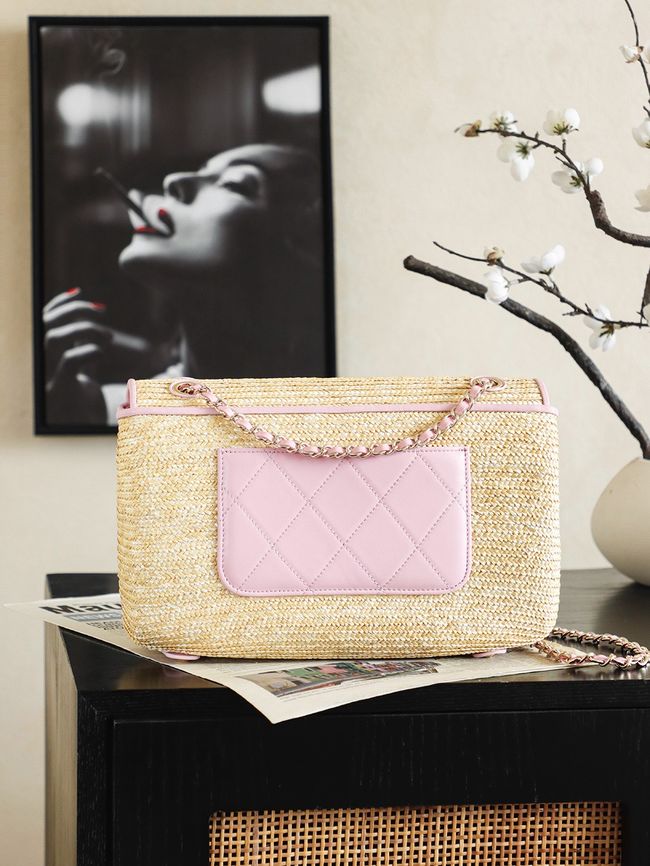 CHANEL medium Flapbag Braided Straw 66992 light purple CHANEL medium Flapbag Braided Straw 66992 light purple