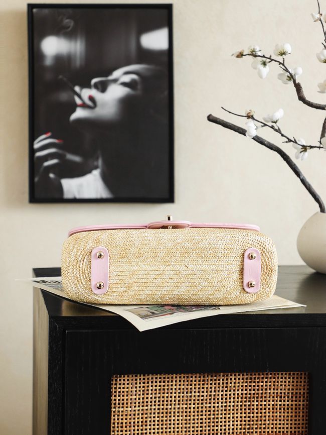 CHANEL medium Flapbag Braided Straw 66992 light purple CHANEL medium Flapbag Braided Straw 66992 light purple