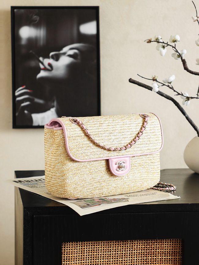 CHANEL medium Flapbag Braided Straw 66992 light purple CHANEL medium Flapbag Braided Straw 66992 light purple