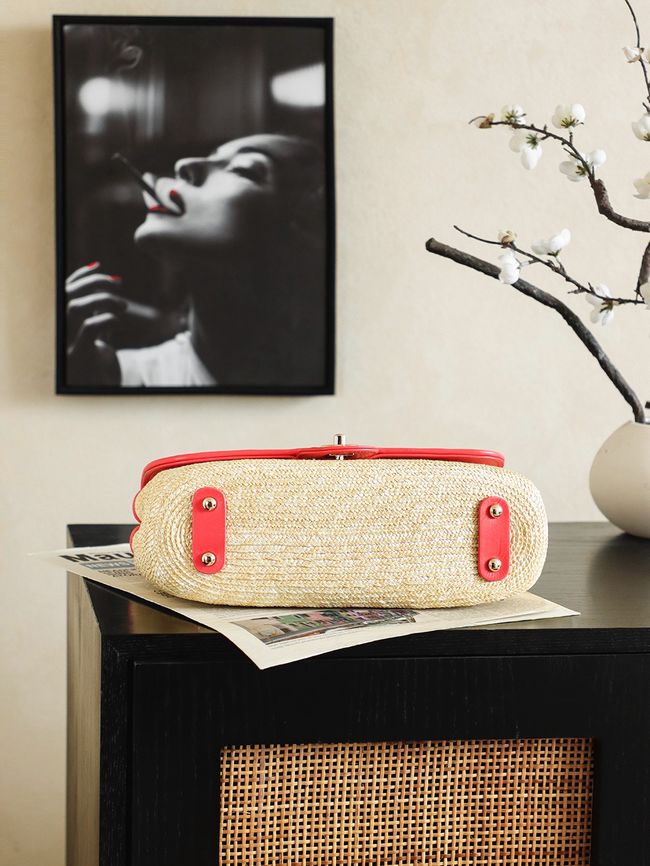 CHANEL medium Flapbag Braided Straw 66992 red CHANEL medium Flapbag Braided Straw 66992 red