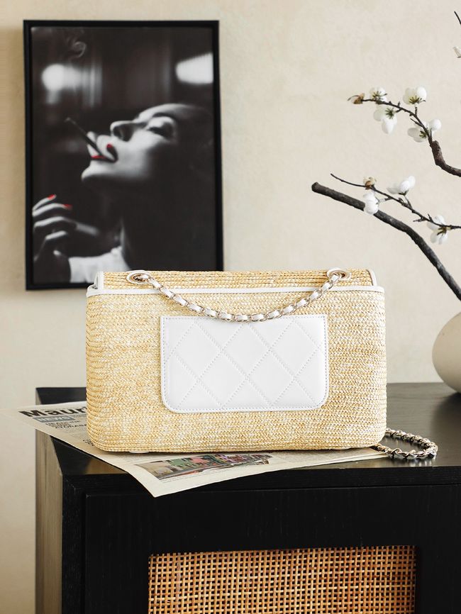 CHANEL medium Flapbag Braided Straw 66992 white CHANEL medium Flapbag Braided Straw 66992 white