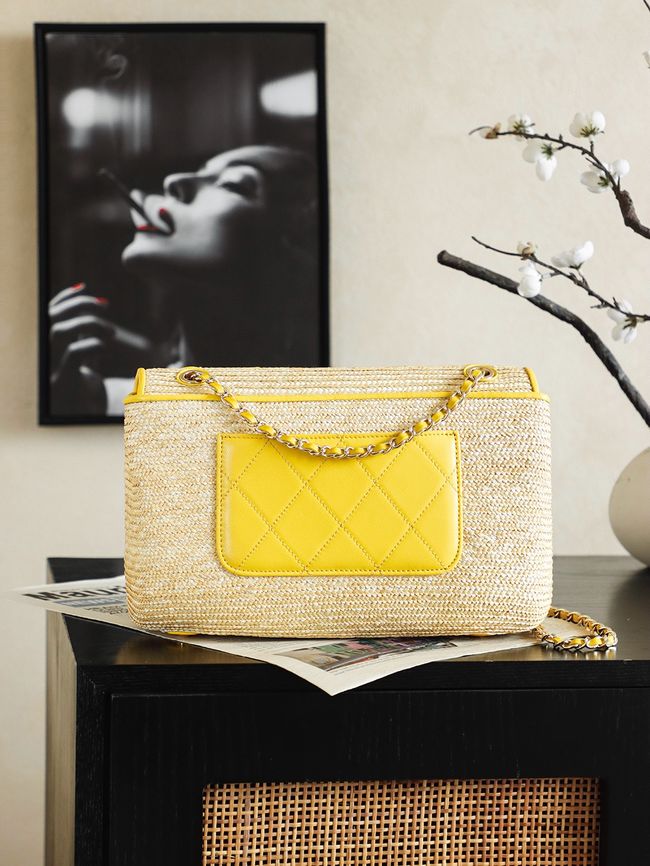 CHANEL medium Flapbag Braided Straw 66992 yellow CHANEL medium Flapbag Braided Straw 66992 yellow
