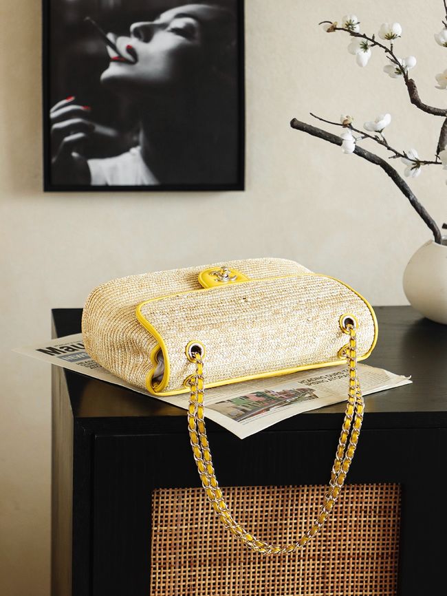 CHANEL medium Flapbag Braided Straw 66992 yellow CHANEL medium Flapbag Braided Straw 66992 yellow
