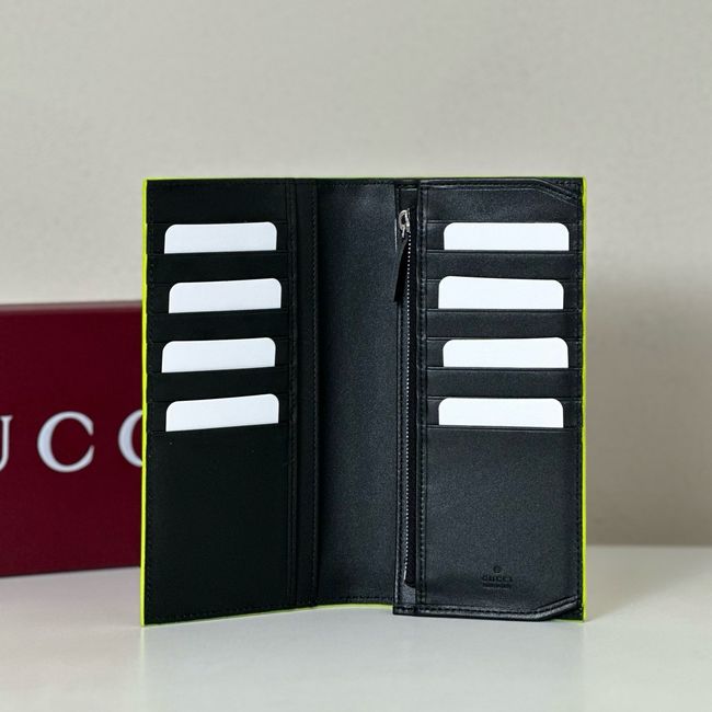 Gucci GG Emblem wallet 818955-6