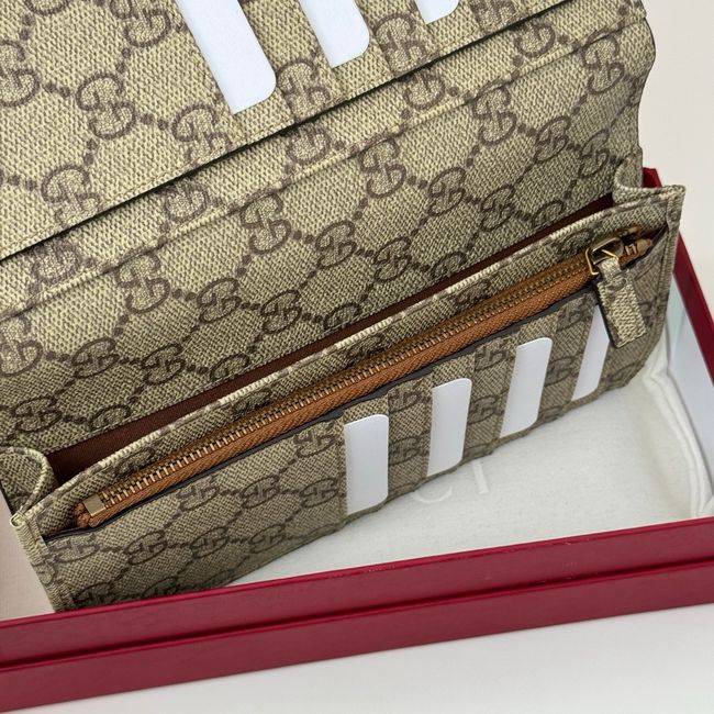 Gucci GG Emblem wallet 818955-7 Gucci GG Emblem wallet 818955-7
