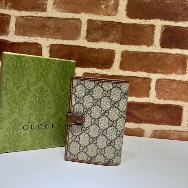 Gucci interior GG passport case 795229-2
