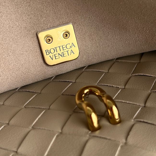 Bottega Veneta Medium Andiamo 09555 Brass finish