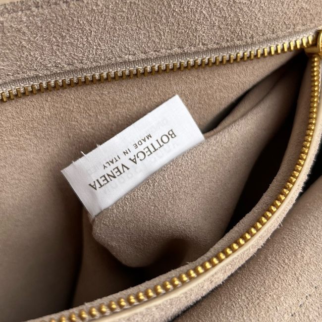 Bottega Veneta Medium Andiamo 09555 Brass finish