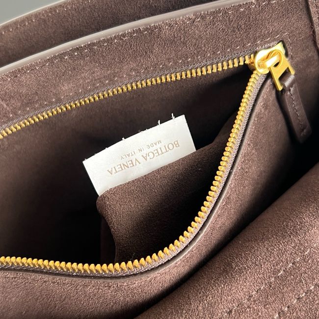 Bottega Veneta Medium Andiamo 09555 Fondant Bottega Veneta Medium Andiamo 09555 Fondant